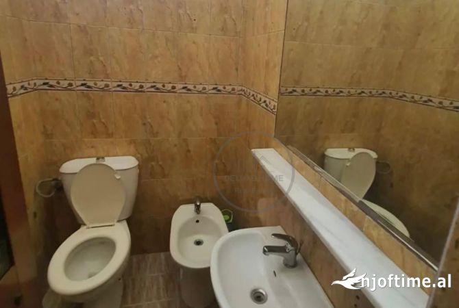 Shtepi me qera 2+1 ne Tirane - 450 Euro