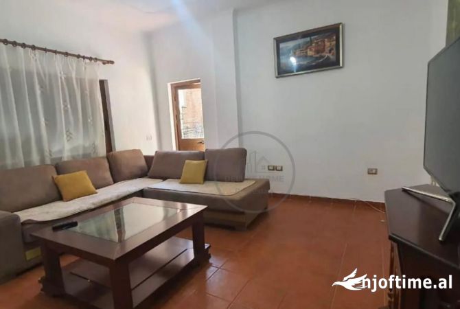 Shtepi me qera 2+1 ne Tirane - 450 Euro