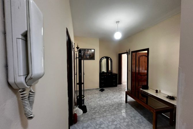 Shtepi me qera Apartament ne Tirane, 2+1, Mobilimi E mobiluar, Pagesa 500  Euro.