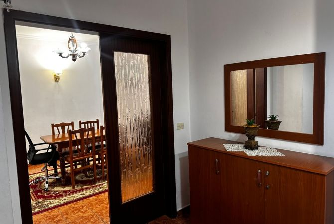 Shtepi me qera 2+1 ne Tirane - 400 Euro