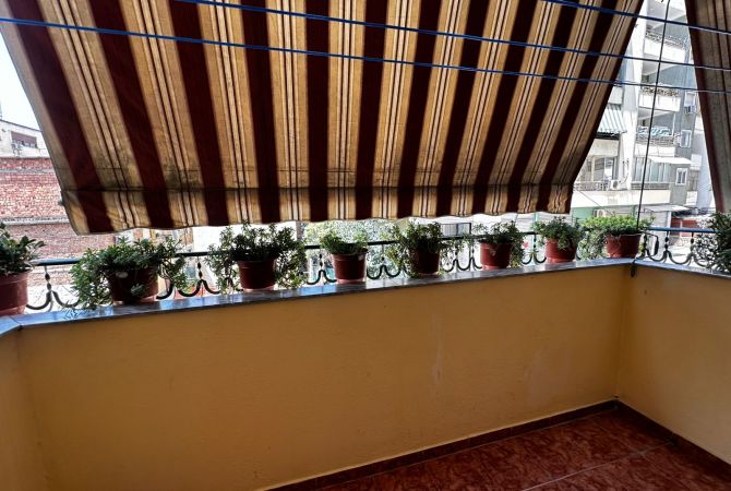 Shtepi me qera 2+1 ne Tirane - 400 Euro
