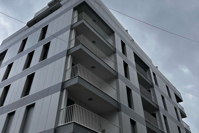 Shtepi ne shitje Apartament ne Tirane, 1+1, Mobilimi Bosh, pa mobiluar, Pagesa 145,000  Euro.