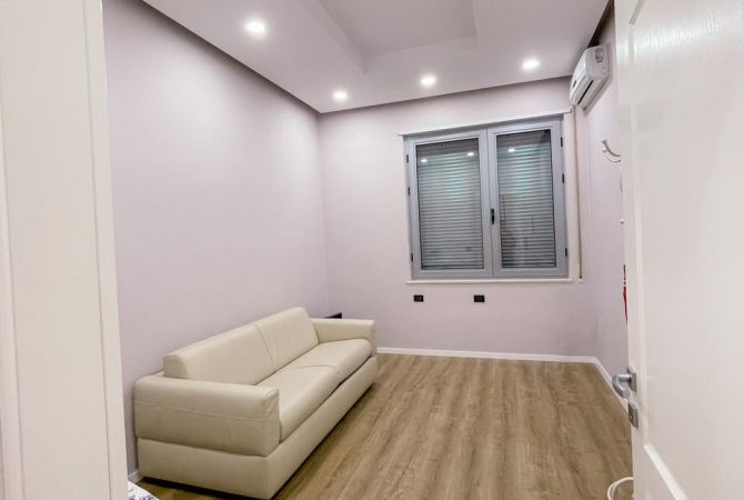 Shtepi me qera Apartament ne Tirane, 2+1, Mobilimi E mobiluar, Pagesa 1,000  Euro.