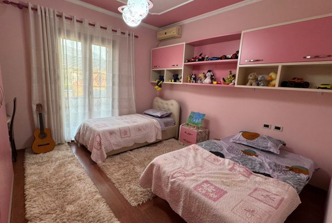 Shtepi me qera Shtepi Private ne Tirane, 2+1, Mobilimi E mobiluar, Pagesa 500  Euro.