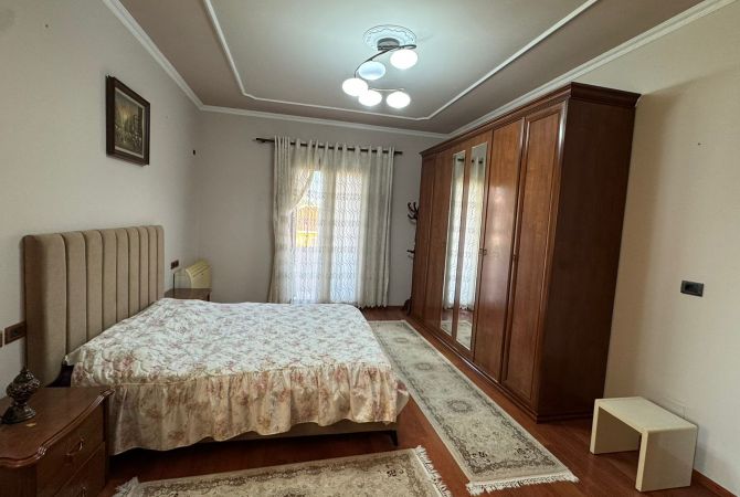 Shtepi me qera Shtepi Private ne Tirane, 2+1, Mobilimi E mobiluar, Pagesa 500  Euro.