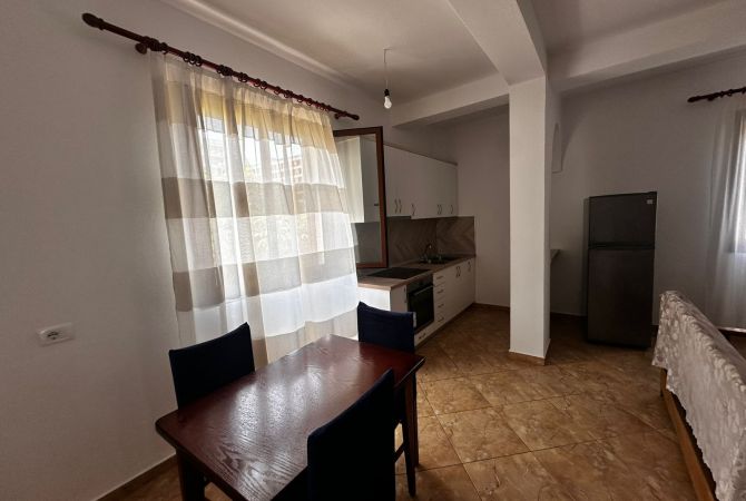 Shtepi me qera 2+1 ne Tirane - 400 Euro