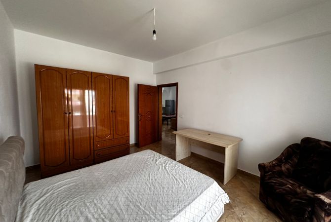 Shtepi me qera Shtepi Private ne Tirane, 2+1, Mobilimi E mobiluar, Pagesa 400  Euro.