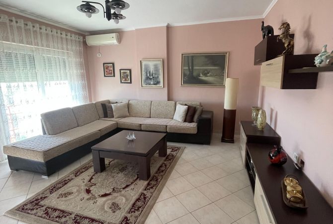 Shtepi me qera 2+1 ne Tirane - 650 Euro