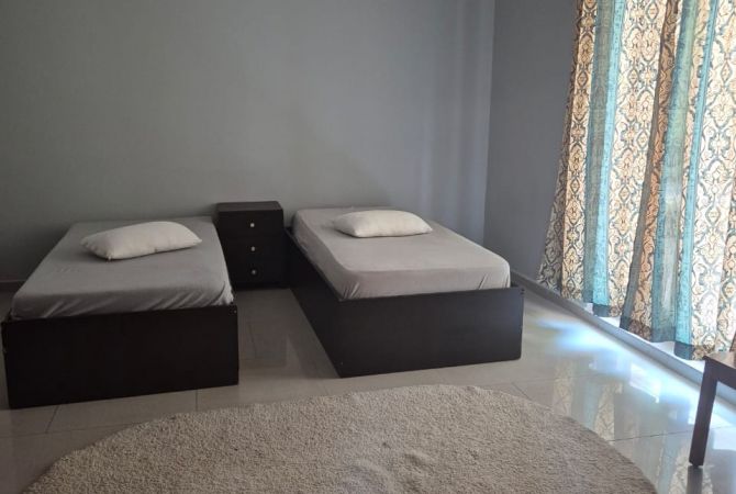 Shtepi me qera 5+1 ne Tirane - 1,300 Euro