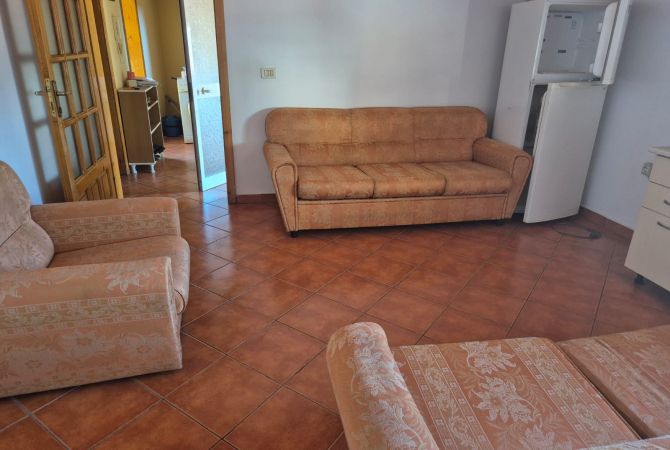 Shtepi me qera Shtepi Private ne Tirane, 5+1, Mobilimi E mobiluar, Pagesa 1,300  Euro.