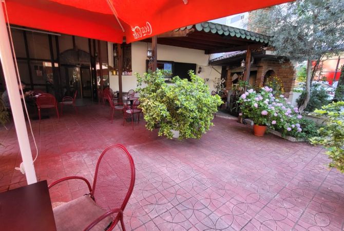 Ambient biznesi me qera 3+1 ne Tirane - 1,500 Euro