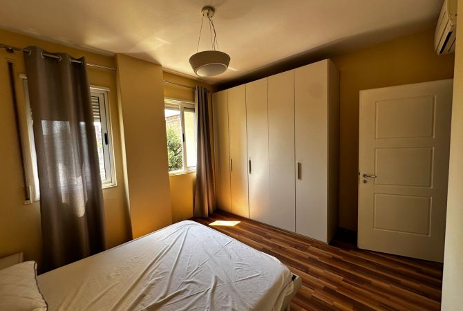 Shtepi ne shitje Apartament ne Tirane, 1+1, Mobilimi E mobiluar, Pagesa 140,000  Euro.