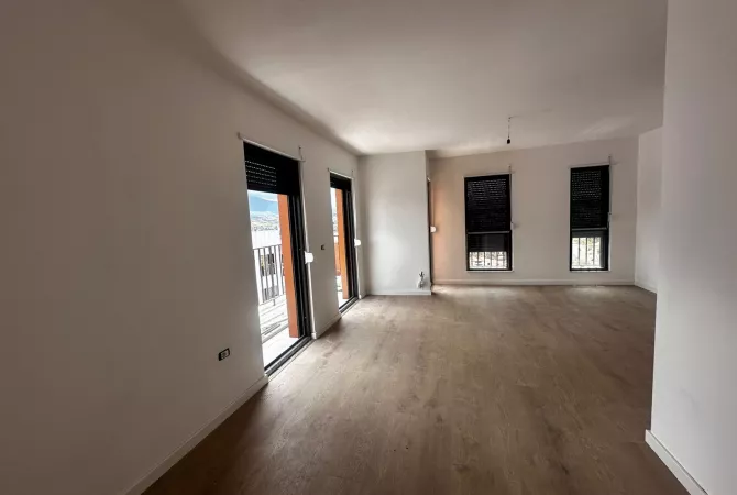 Shtepi ne shitje 3+1 ne Tirane - 256,000 Euro