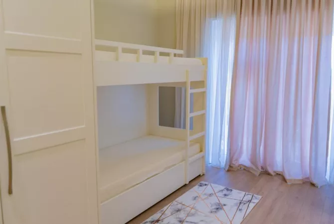 Shtepi me qera 2+1 ne Tirane - 900 Euro