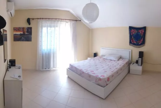 Shtepi me qera 7+1 ne Tirane - 2,000 Euro