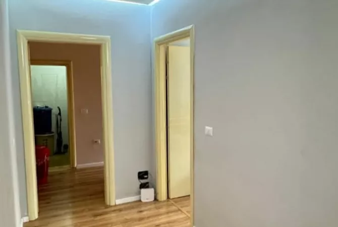 Shtepi me qera Apartament ne Tirane, 2+1, Mobilimi E mobiluar, Pagesa 420  Euro.