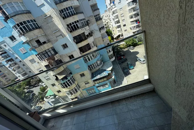 Shtepi me qera Apartament ne Tirane, 2+1, Mobilimi E mobiluar, Pagesa 800  Euro.