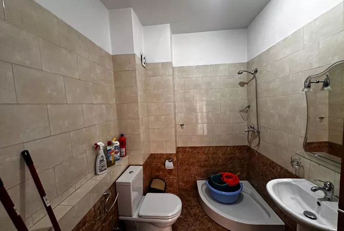 Shtepi me qera Apartament ne Tirane, 1+1, Mobilimi E mobiluar, Pagesa 550  Euro.