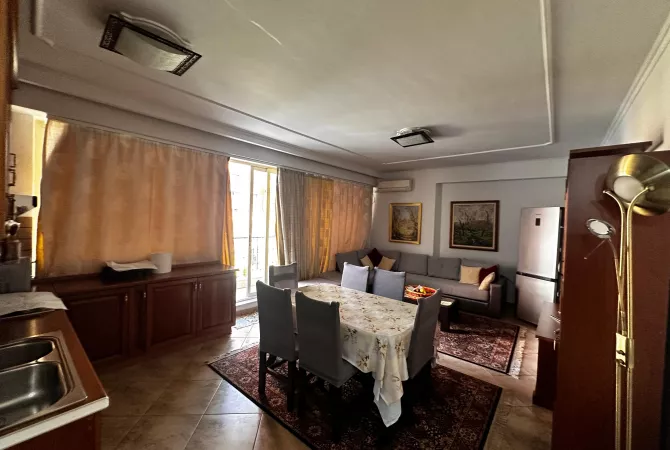 Shtepi me qera 2+1 ne Tirane - 750 Euro