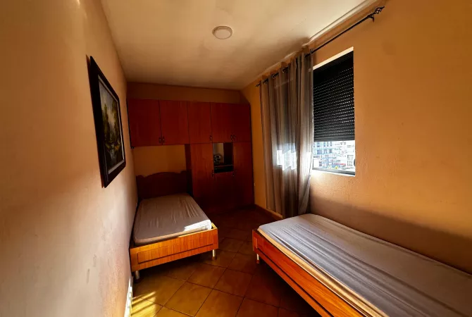 Shtepi me qera Apartament ne Tirane, 2+1, Mobilimi E mobiluar, Pagesa 500  Euro.