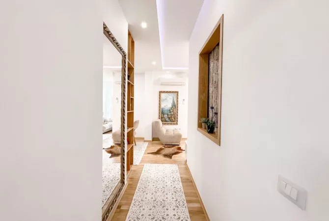 Shtepi ne shitje Apartament ne Tirane, 3+1, Mobilimi E mobiluar, Pagesa 250,000  Euro.