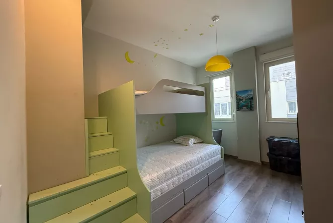 Shtepi me qera Apartament ne Tirane, 2+1, Mobilimi E mobiluar, Pagesa 700  Euro.