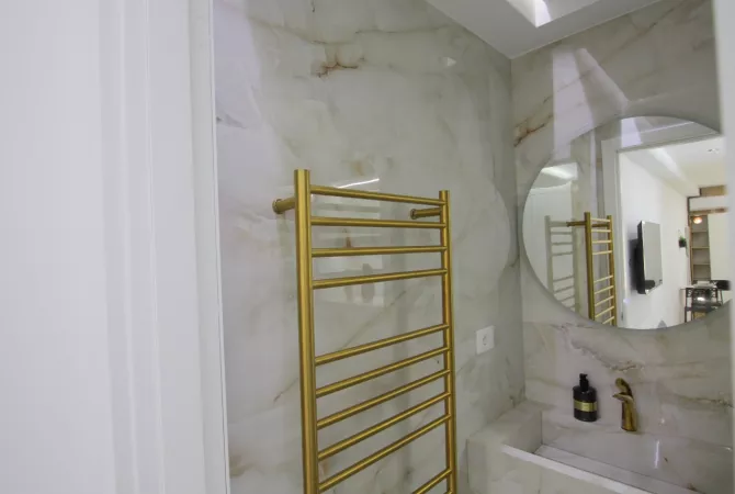 Shtepi me qera Apartament ne Tirane, Garsoniere, Mobilimi E mobiluar, Pagesa 55,000  Leke.