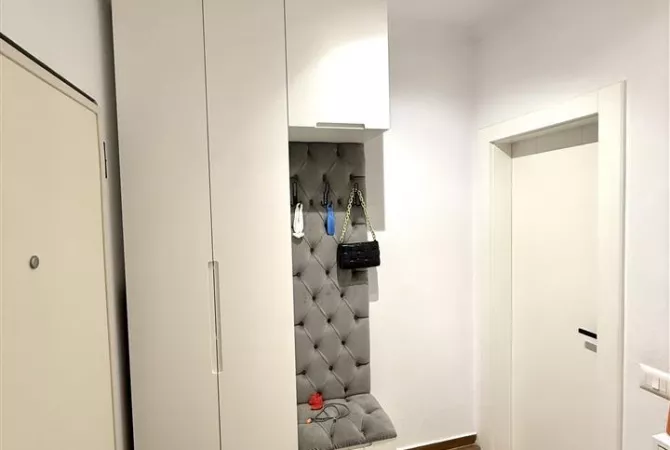 Shtepi me qera Apartament ne Tirane, 2+1, Mobilimi E mobiluar, Pagesa 900  Euro.