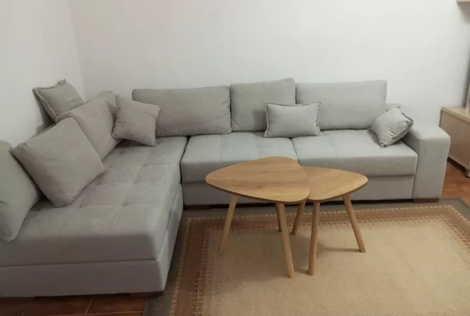 Shtepi me qera 2+1 ne Tirane - 680 Euro
