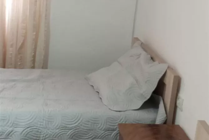 Shtepi me qera Apartament ne Tirane, 2+1, Mobilimi E mobiluar, Pagesa 680  Euro.