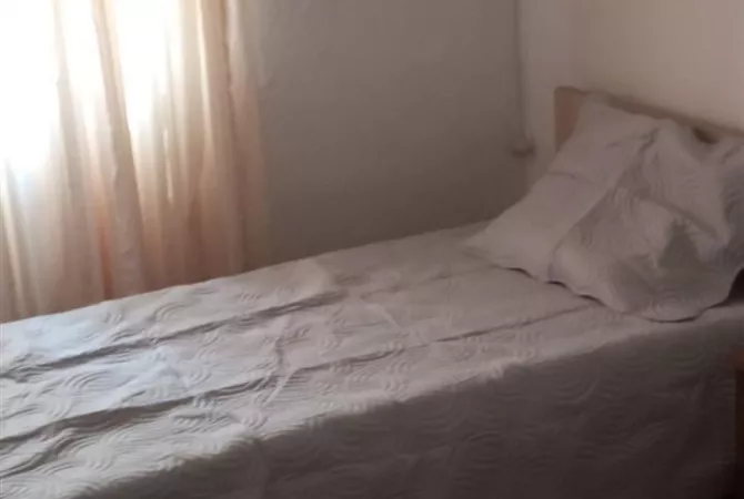 Shtepi me qera Apartament ne Tirane, 2+1, Mobilimi E mobiluar, Pagesa 680  Euro.