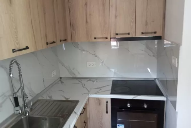 Shtepi me qera Apartament ne Tirane, 2+1, Mobilimi E mobiluar, Pagesa 680  Euro.