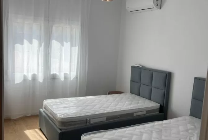 Shtepi me qera 2+1 ne Tirane - 950 Euro