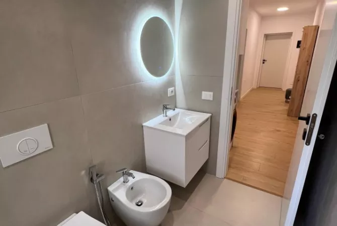 Shtepi me qera Apartament ne Tirane, 2+1, Mobilimi E mobiluar, Pagesa 950  Euro.