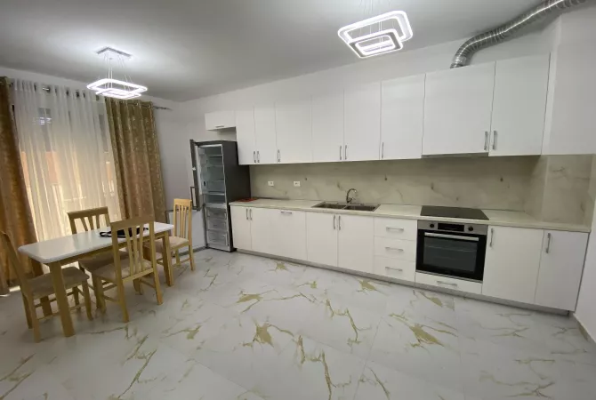 Shtepi me qera 2+1 ne Tirane - 750 Euro