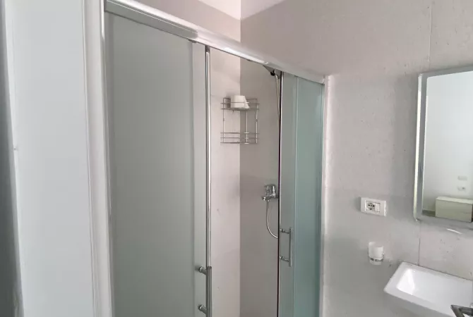 Shtepi me qera Apartament ne Tirane, 2+1, Mobilimi E mobiluar, Pagesa 750  Euro.
