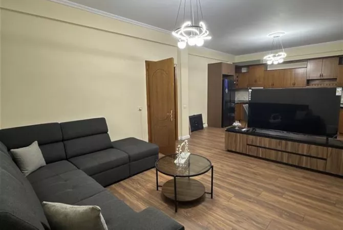Shtepi me qera Apartament ne Tirane, 2+1, Mobilimi E mobiluar, Pagesa 600  Euro.
