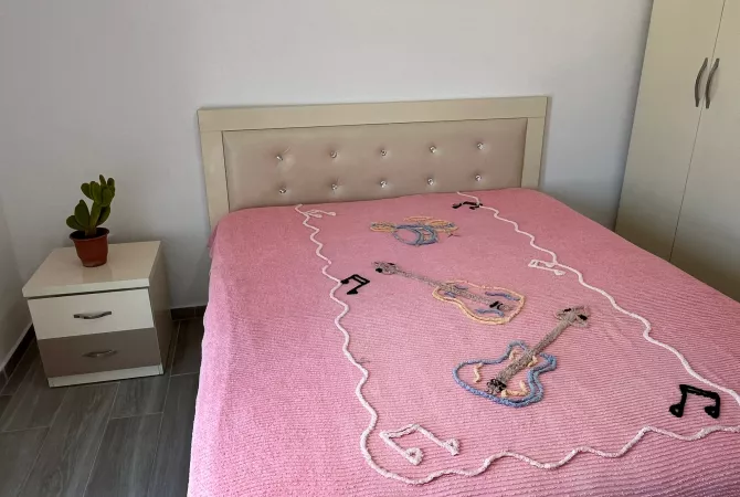Shtepi me qera Apartament ne Tirane, 3+1, Mobilimi E mobiluar, Pagesa 750  Euro.