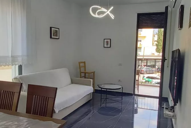 Shtepi me qera Apartament ne Tirane, 2+1, Mobilimi E mobiluar, Pagesa 600  Euro.