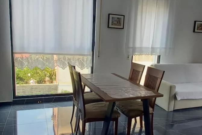 Shtepi me qera 2+1 ne Tirane - 600 Euro