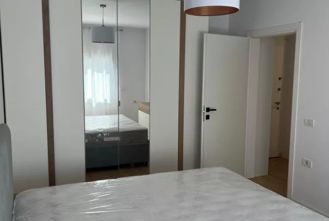 Shtepi me qera 2+1 ne Tirane - 80,000 Leke