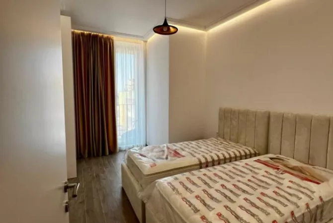 Shtepi me qera 2+1 ne Tirane - 800 Euro
