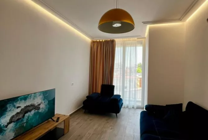 Shtepi me qera Apartament ne Tirane, 2+1, Mobilimi E mobiluar, Pagesa 800  Euro.
