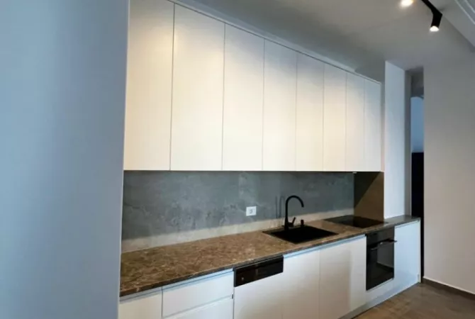 Shtepi me qera Apartament ne Tirane, 2+1, Mobilimi E mobiluar, Pagesa 800  Euro.