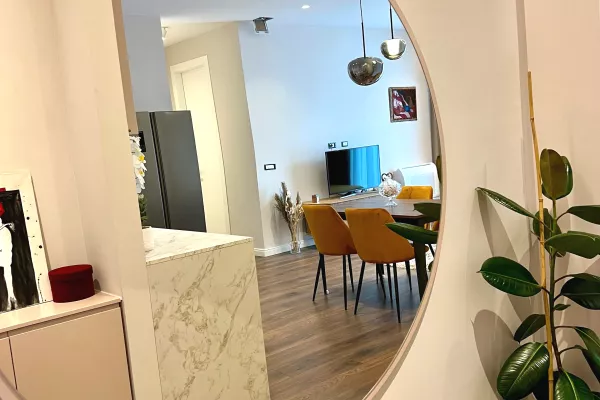 Shtepi me qera Apartament ne Tirane, 2+1, Mobilimi E mobiluar, Pagesa 1,100  Euro.
