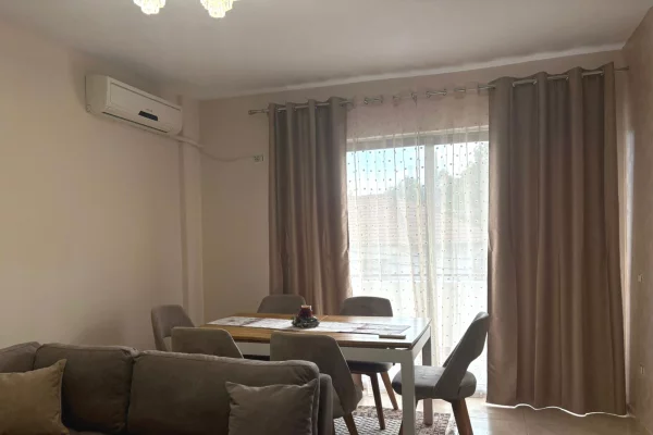 Shtepi me qera 2+1 ne Tirane - 600 Euro