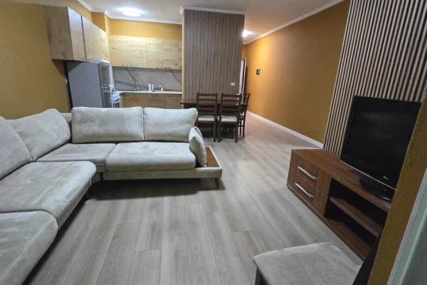 Shtepi me qera 2+1 ne Tirane - 70,000 Leke