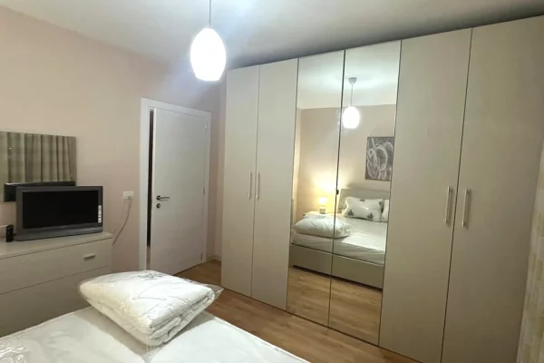 Shtepi me qera 2+1 ne Tirane - 650 Euro