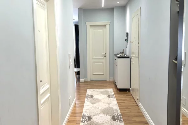 Shtepi me qera Apartament ne Tirane, 2+1, Mobilimi E mobiluar, Pagesa 550  Euro.