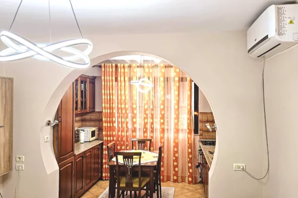 Shtepi me qera 2+1 ne Tirane - 700 Euro